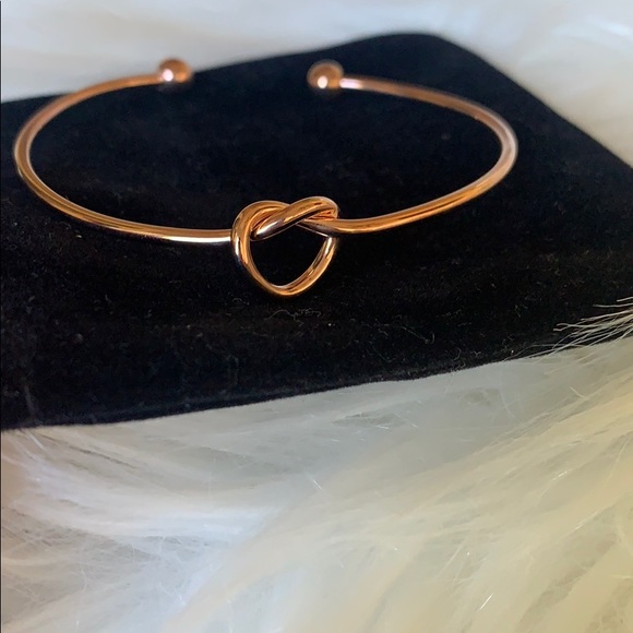 Jewelry - Rose gold knot bracelet